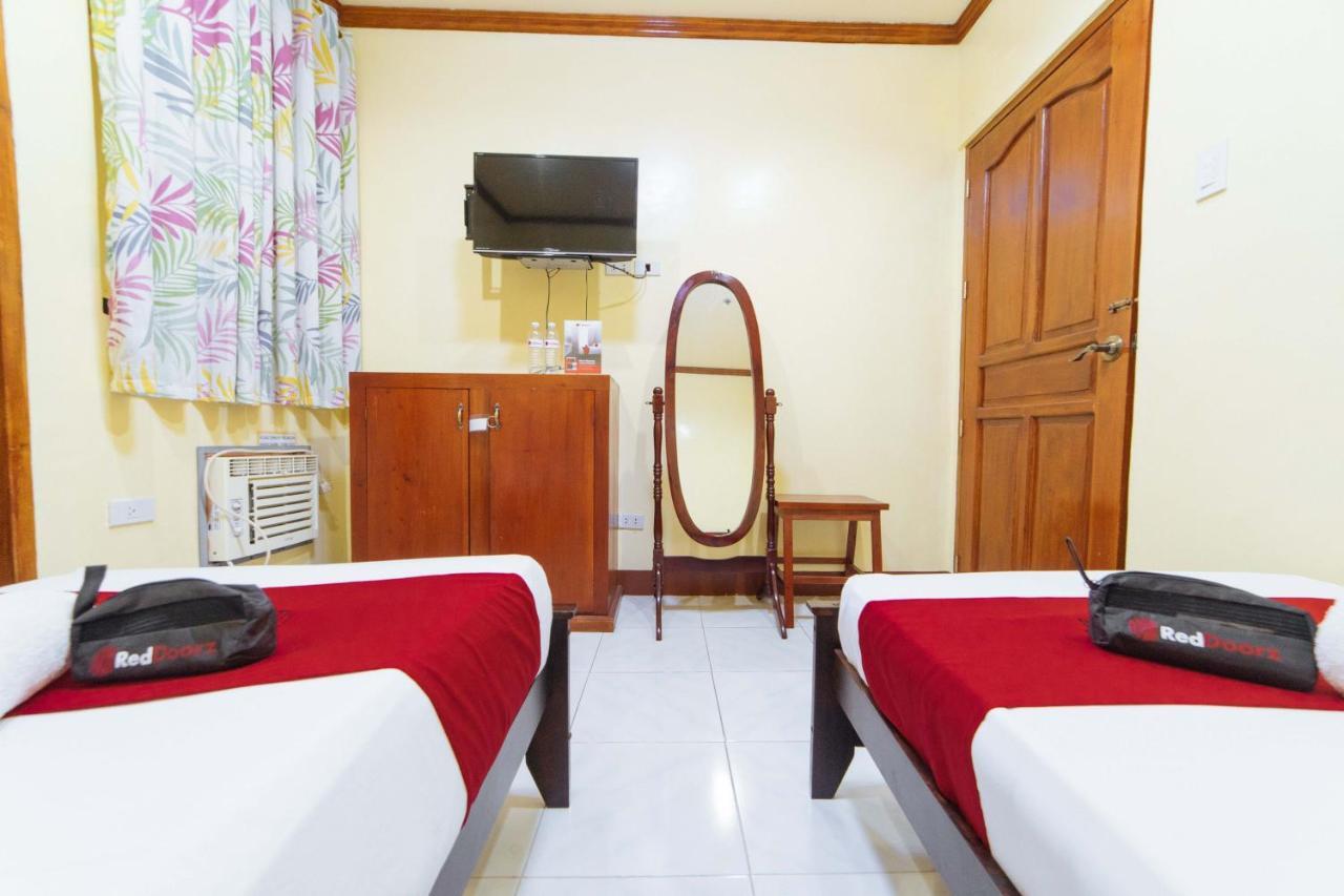 Reddoorz Near Golden Sarok Shrine Hotell Kalibo Eksteriør bilde