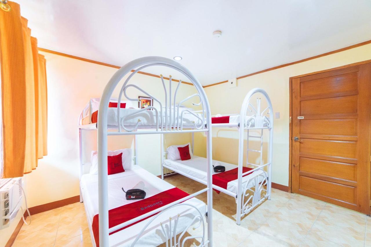 Reddoorz Near Golden Sarok Shrine Hotell Kalibo Eksteriør bilde