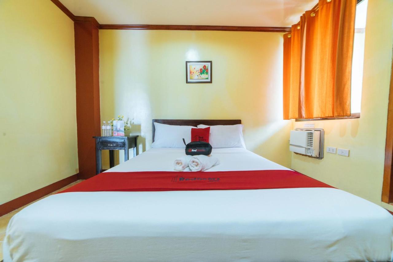 Reddoorz Near Golden Sarok Shrine Hotell Kalibo Eksteriør bilde